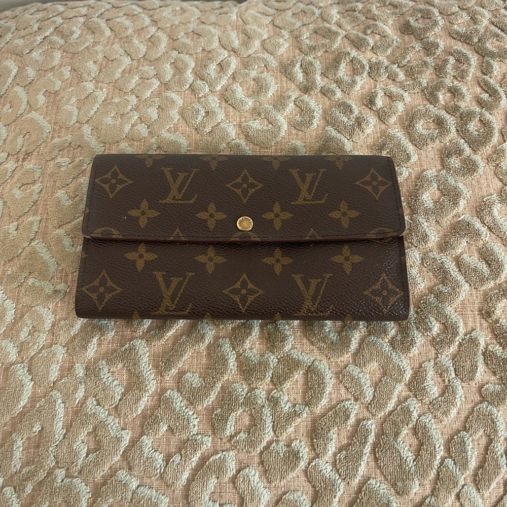LOUIS VUITTON Long Wallet